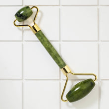 Load image into Gallery viewer, Hellenic Clean Beauty Jade Roller